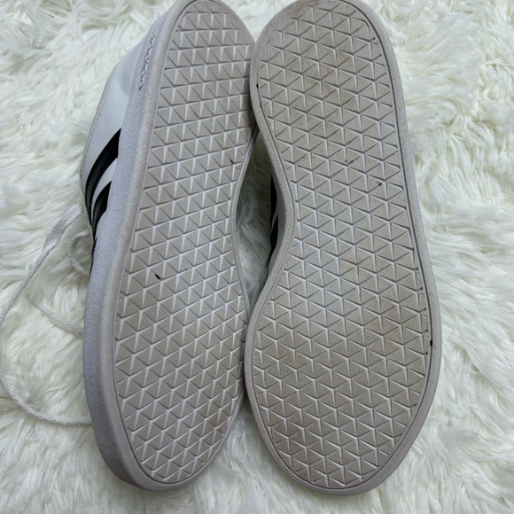 Adidas Classic Size 4 White and Black Sneakers - Picture 6 of 10